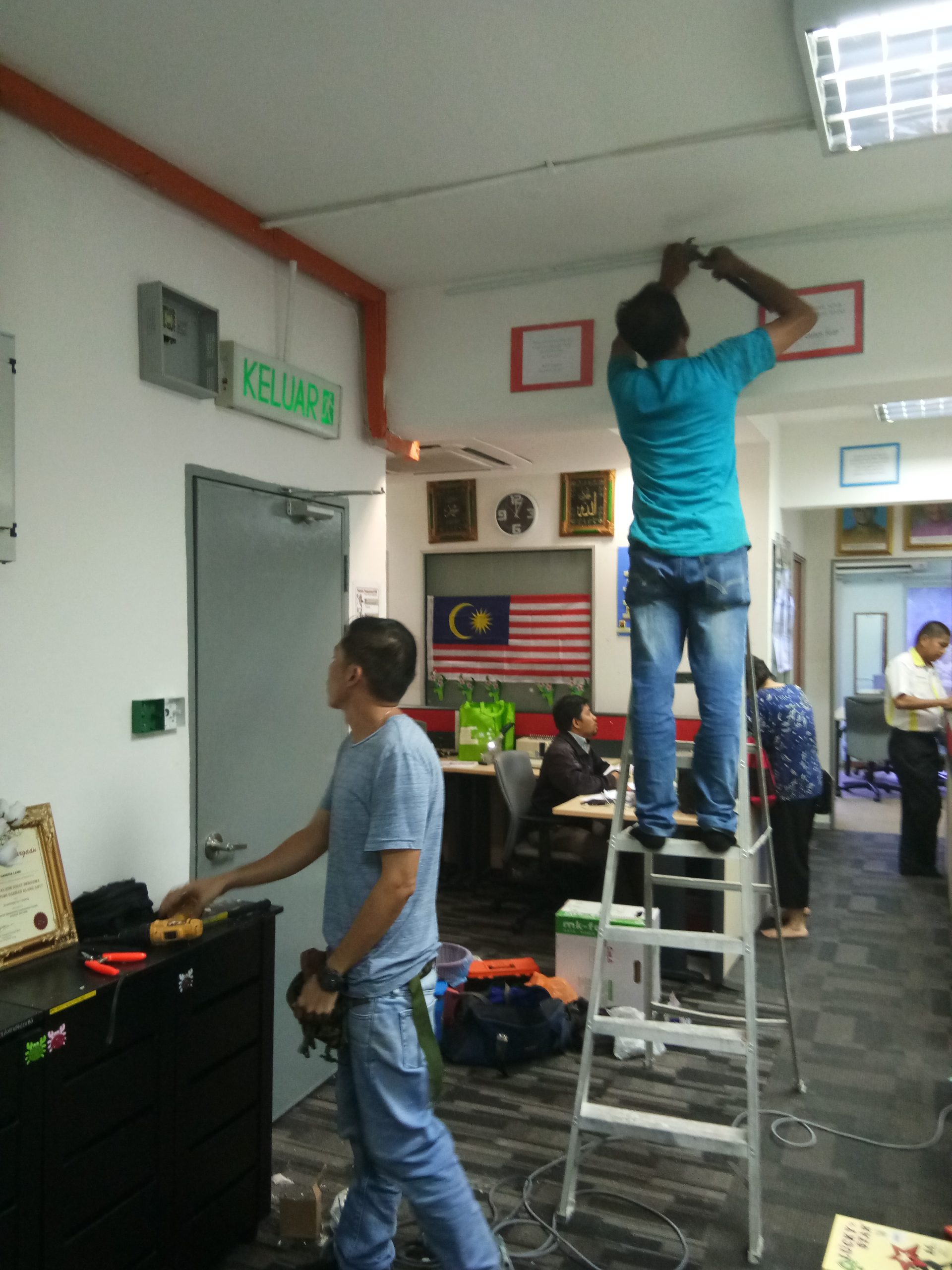 Power Supply Installation